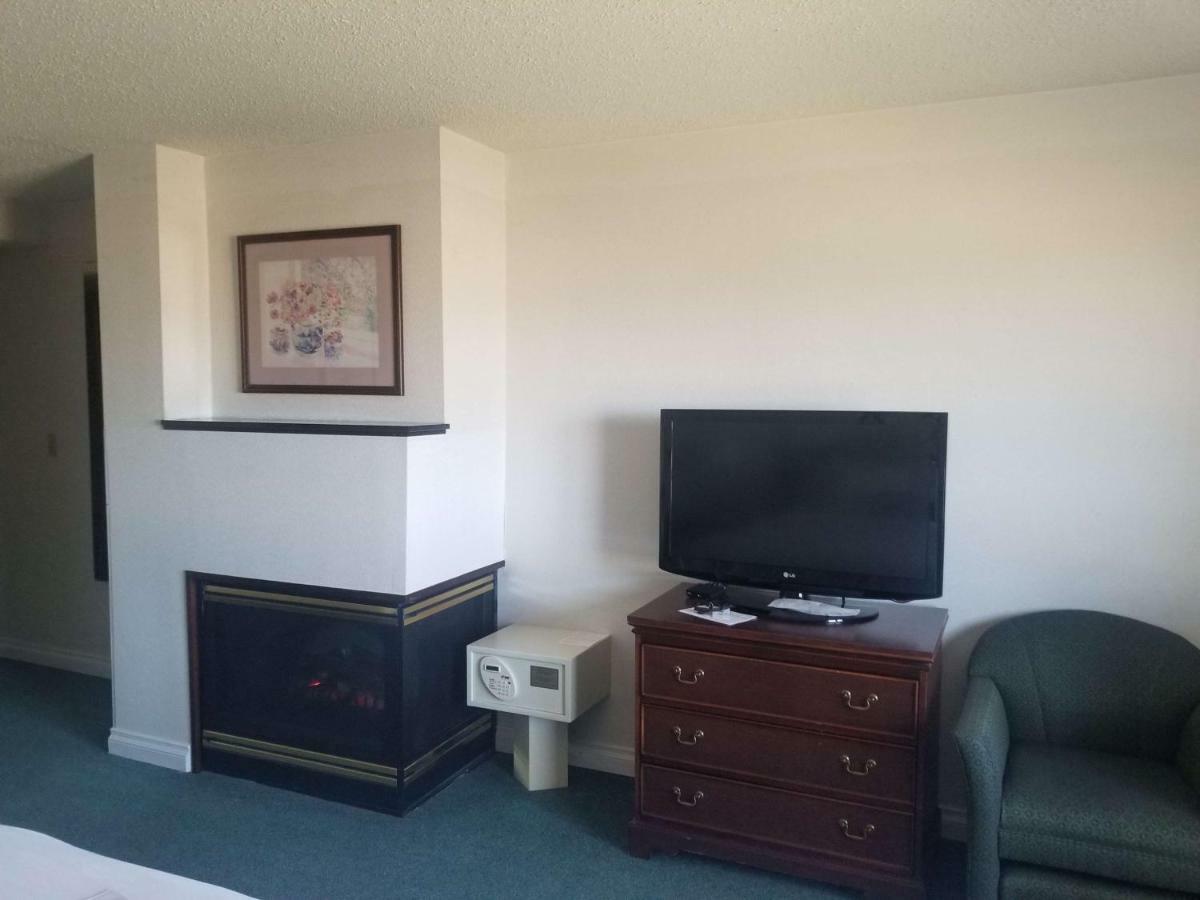 Best Western Sault Ste. Marie Bagian luar foto